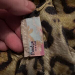 BINDYA CASHMERE  / SILK ANIMAL PRINT RECTANGULAR SCARF